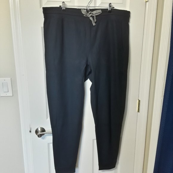 Banana Republic Waffle Knit Jogger - Picture 3 of 11